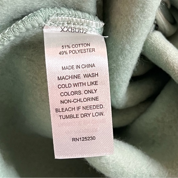 CALI BE NWT Women’s Small Green Crop Sweatshirt - Picture 6 of 7